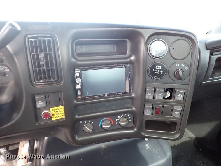 image for item DJ0016 2009 GMC C5500  utility / service truck