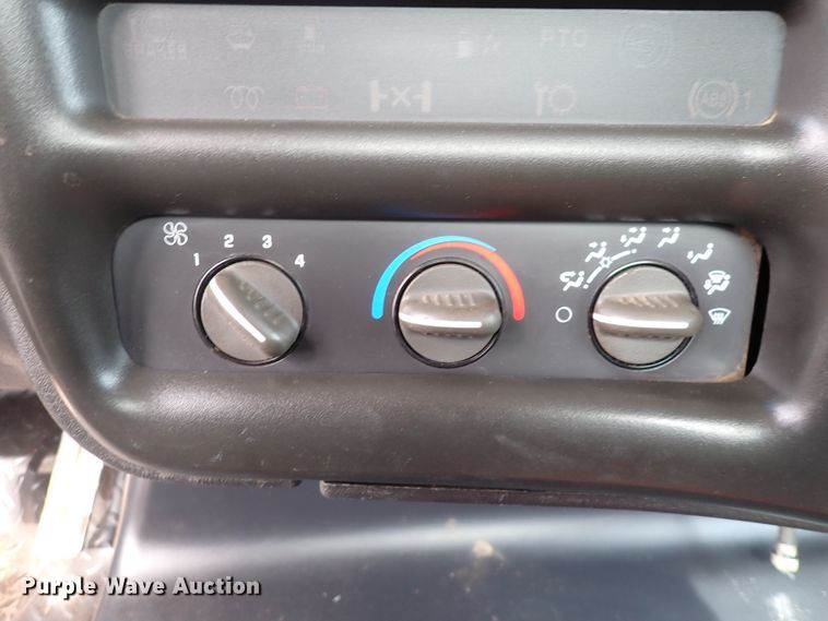 image for item DJ0016 2009 GMC C5500  utility / service truck