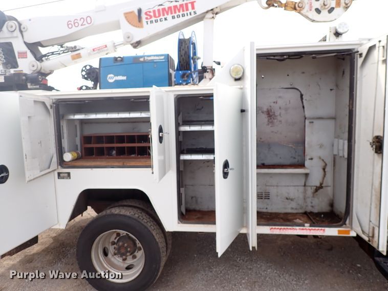 image for item DJ0016 2009 GMC C5500  utility / service truck