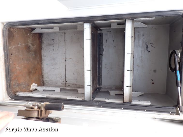 image for item DJ0016 2009 GMC C5500  utility / service truck