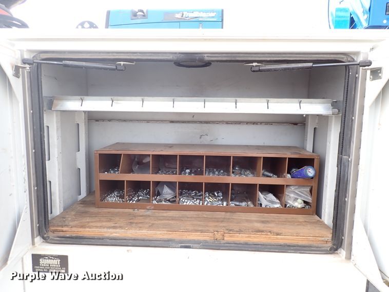 image for item DJ0016 2009 GMC C5500  utility / service truck