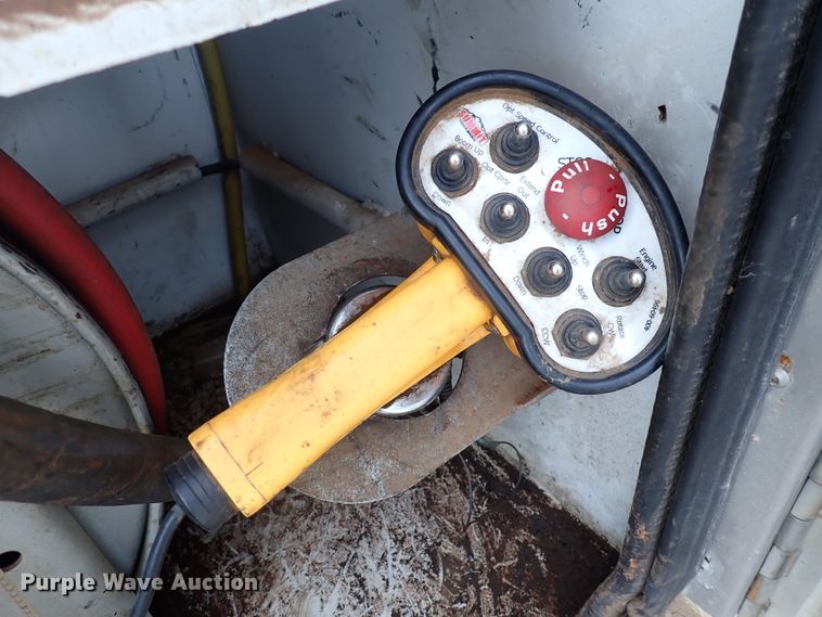 image for item DJ0016 2009 GMC C5500  utility / service truck