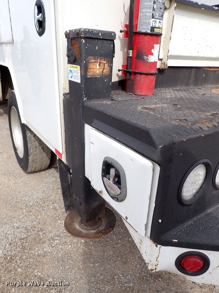 image for item DJ0016 2009 GMC C5500  utility / service truck