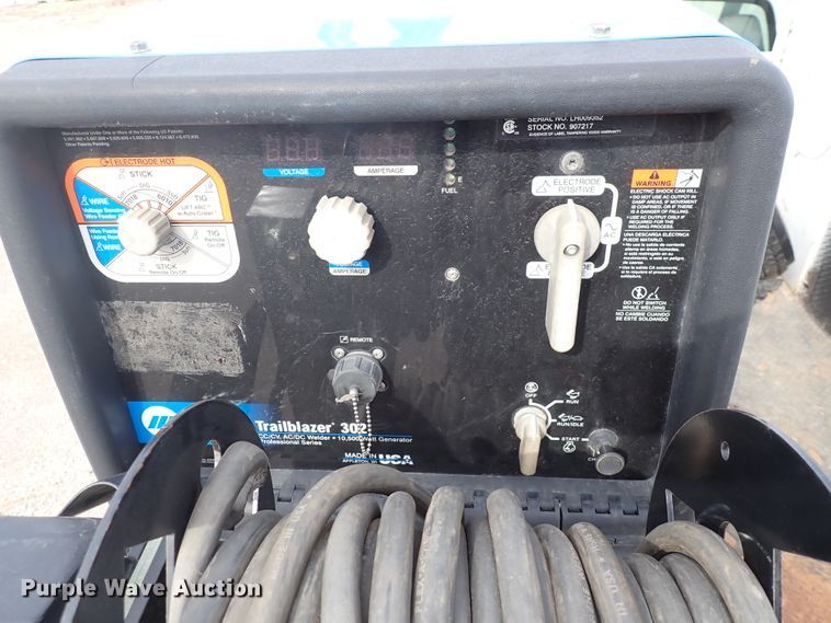 image for item DJ0016 2009 GMC C5500  utility / service truck