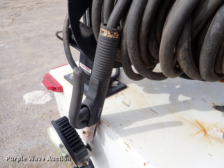 image for item DJ0016 2009 GMC C5500  utility / service truck