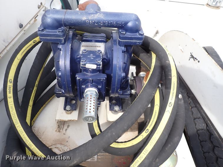 image for item DJ0016 2009 GMC C5500  utility / service truck