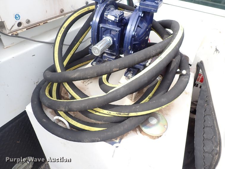 image for item DJ0016 2009 GMC C5500  utility / service truck