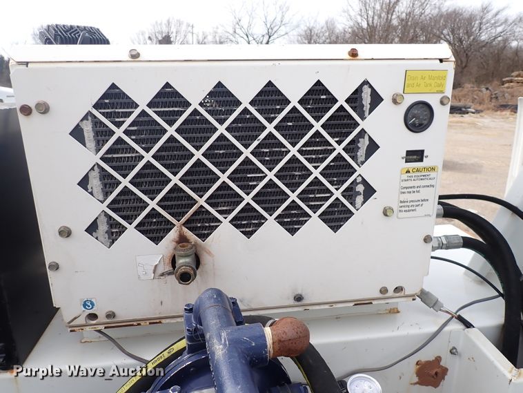 image for item DJ0016 2009 GMC C5500  utility / service truck