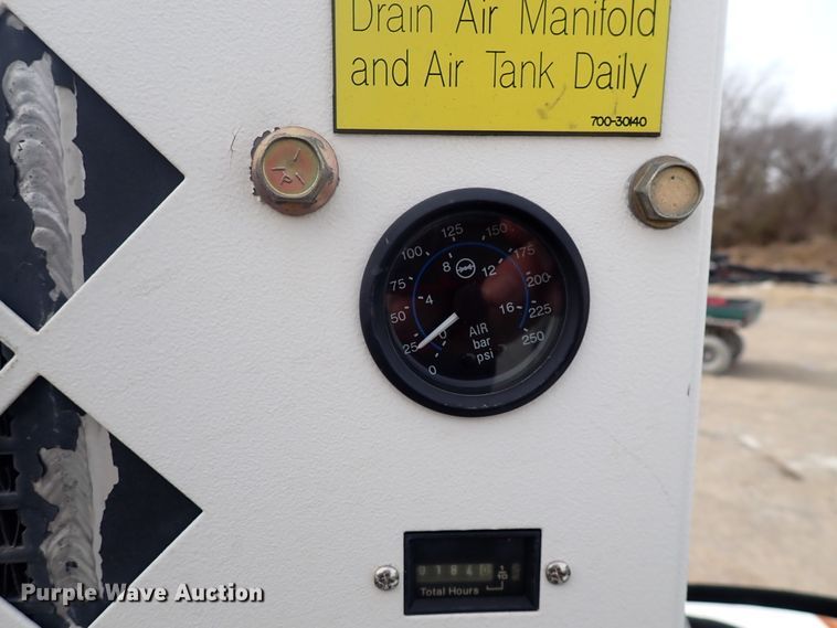 image for item DJ0016 2009 GMC C5500  utility / service truck