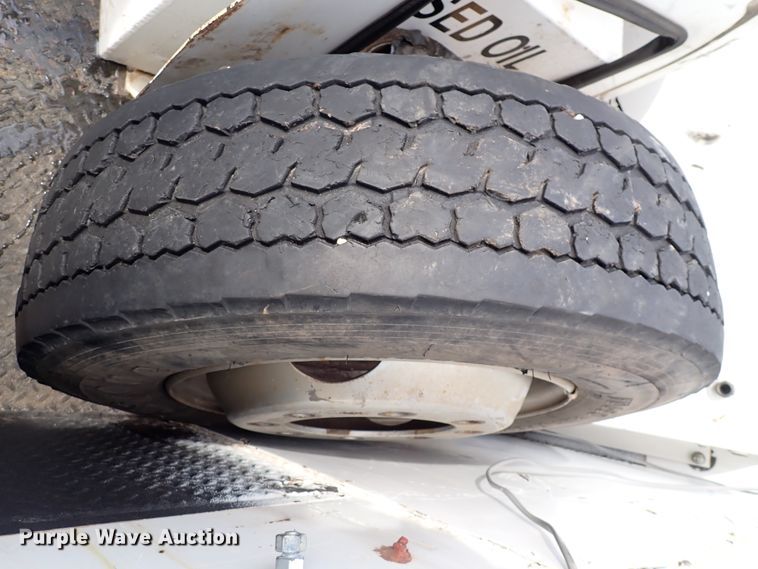 image for item DJ0016 2009 GMC C5500  utility / service truck