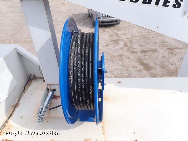 image for item DJ0016 2009 GMC C5500  utility / service truck