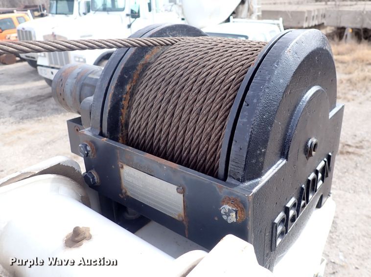 image for item DJ0016 2009 GMC C5500  utility / service truck