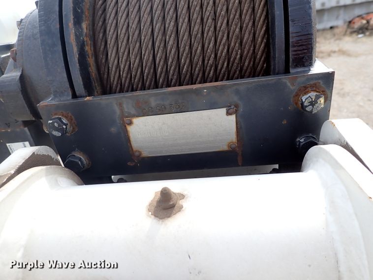 image for item DJ0016 2009 GMC C5500  utility / service truck