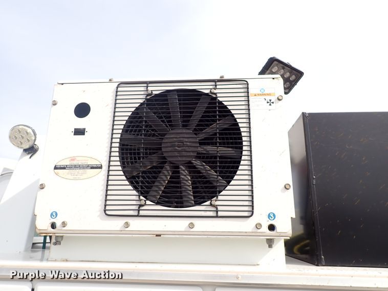 image for item DJ0016 2009 GMC C5500  utility / service truck