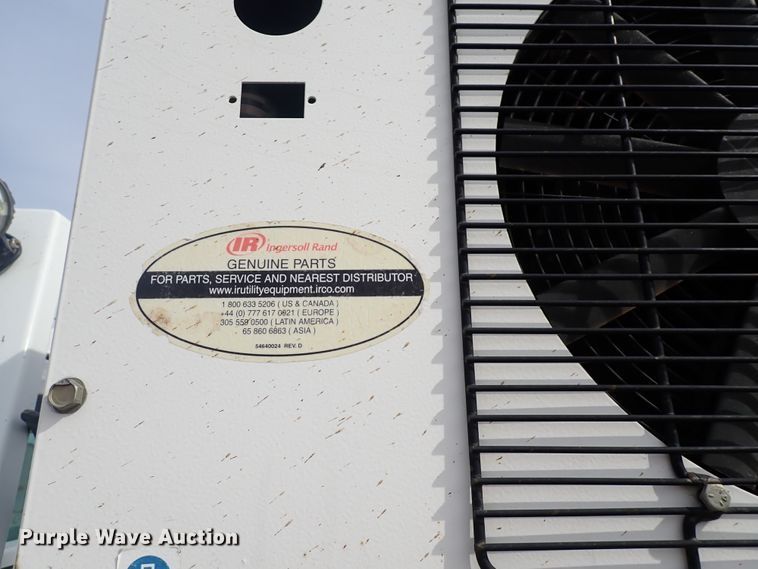 image for item DJ0016 2009 GMC C5500  utility / service truck