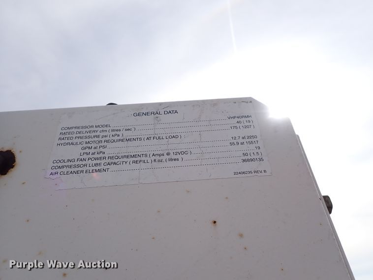 image for item DJ0016 2009 GMC C5500  utility / service truck