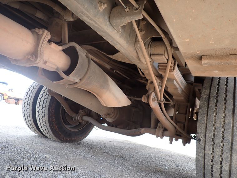 image for item DJ0016 2009 GMC C5500  utility / service truck