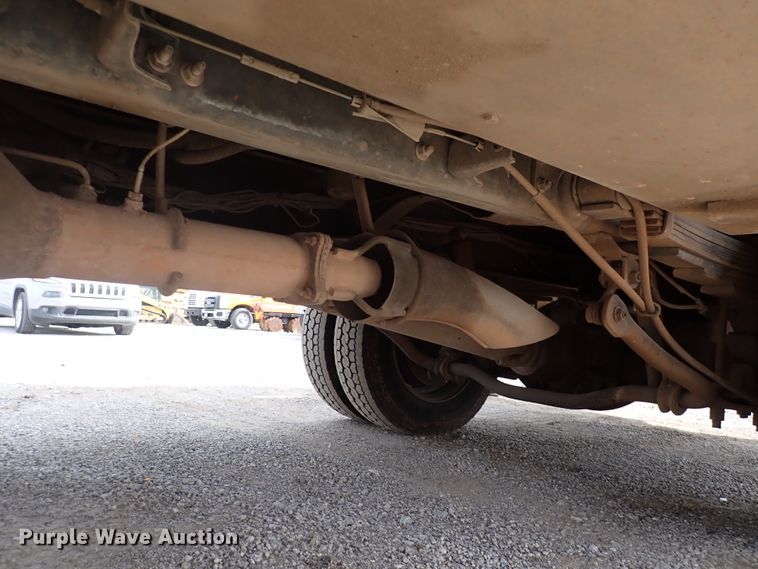 image for item DJ0016 2009 GMC C5500  utility / service truck