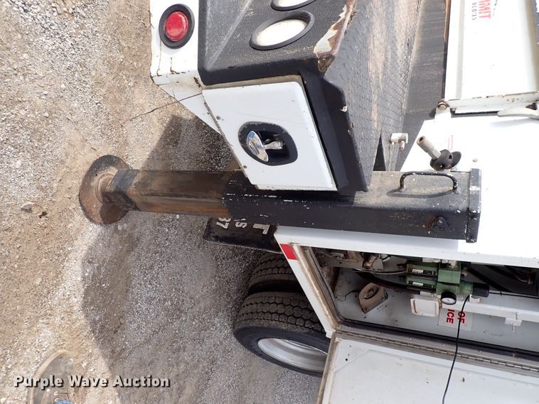 image for item DJ0016 2009 GMC C5500  utility / service truck