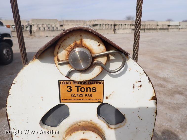 image for item DJ0016 2009 GMC C5500  utility / service truck