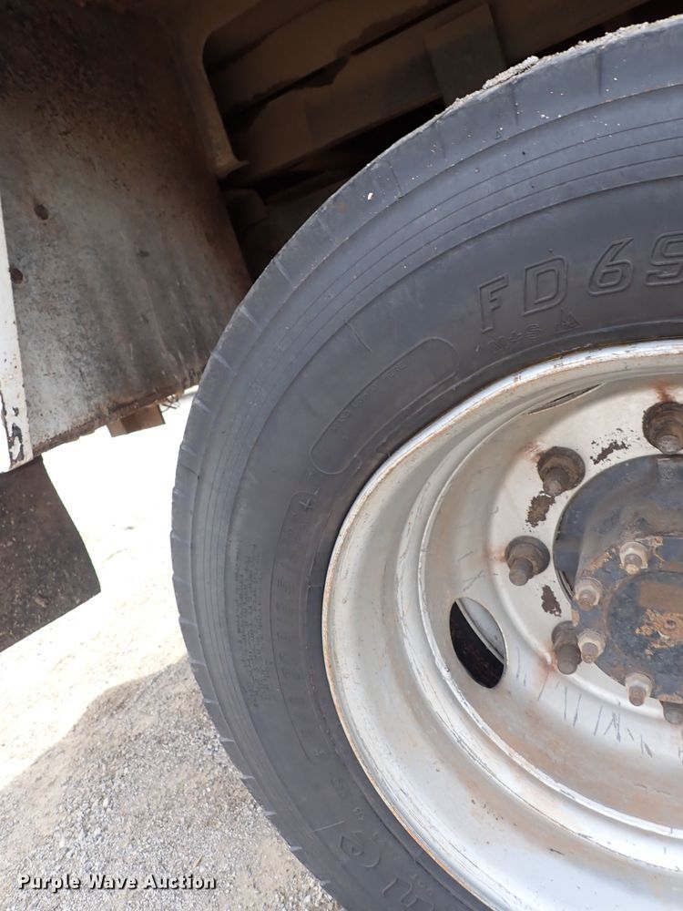 image for item DJ0016 2009 GMC C5500  utility / service truck