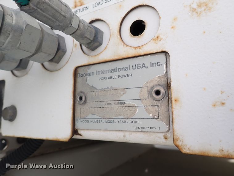 image for item DJ0016 2009 GMC C5500  utility / service truck