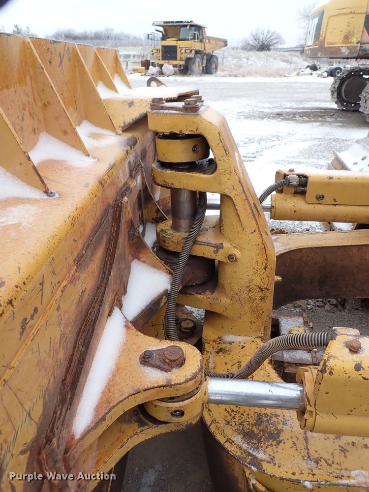 image for item DJ0058 2006 Caterpillar D6N LGP  dozer