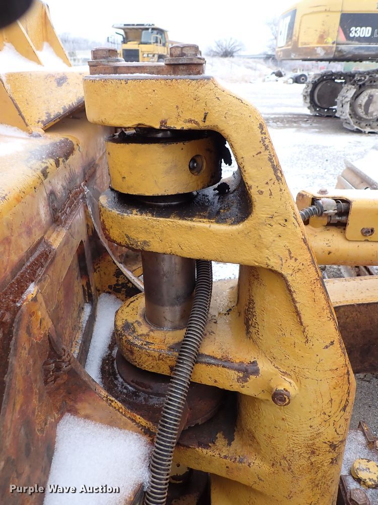 image for item DJ0058 2006 Caterpillar D6N LGP  dozer