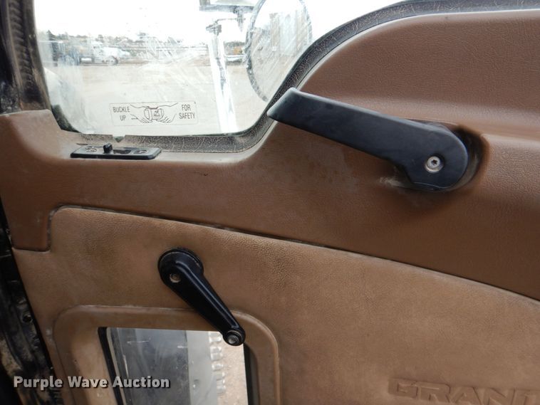 image for item DJ0379 2009 Mack Granite   dump truck