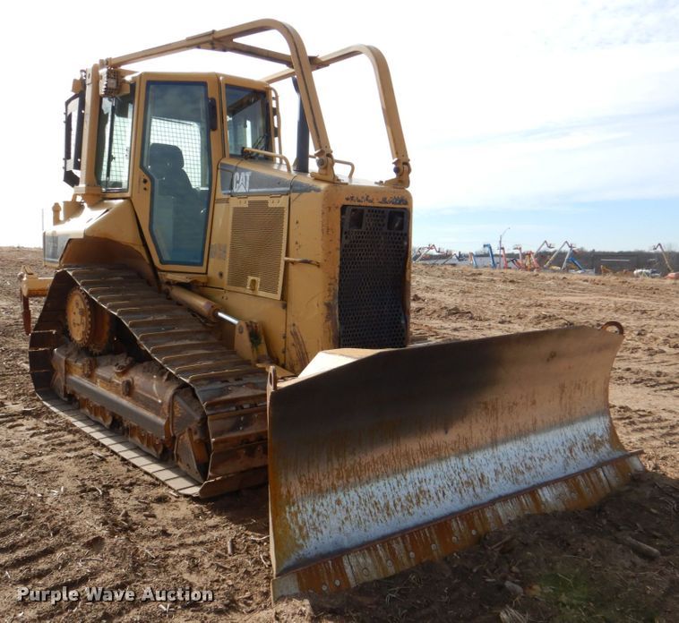 image for item DJ0381 2004 Caterpillar D5N XL  dozer