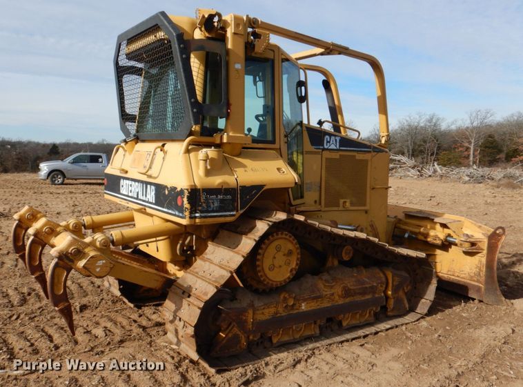 image for item DJ0381 2004 Caterpillar D5N XL  dozer