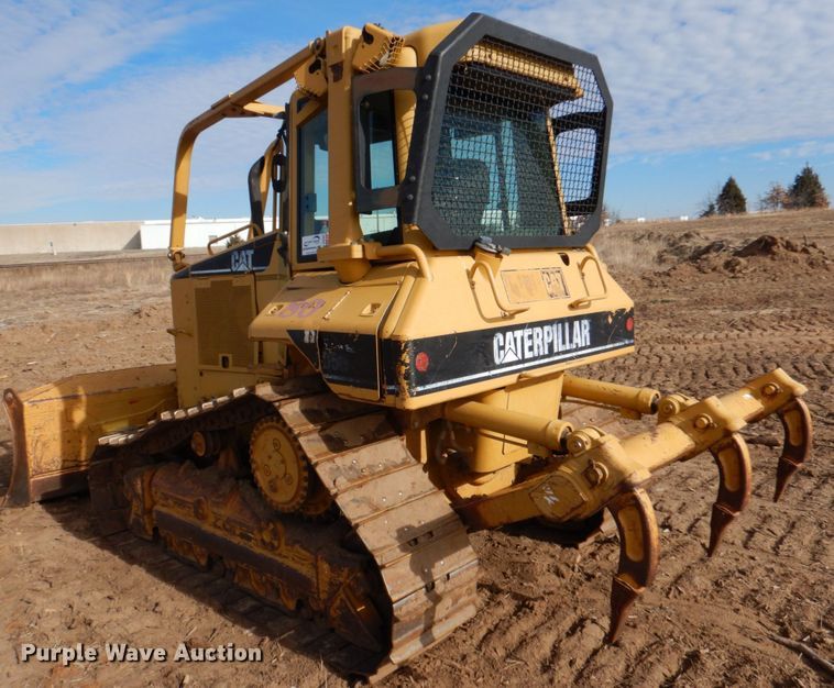 image for item DJ0381 2004 Caterpillar D5N XL  dozer