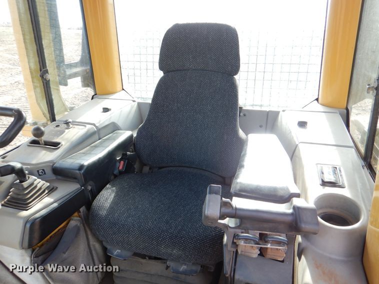 image for item DJ0381 2004 Caterpillar D5N XL  dozer