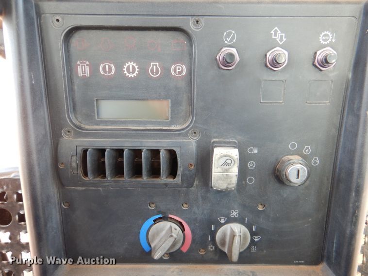 image for item DJ0381 2004 Caterpillar D5N XL  dozer