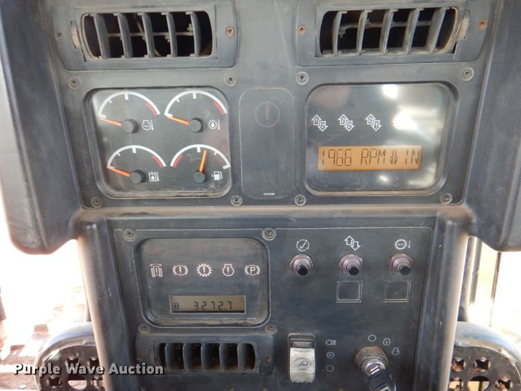 image for item DJ0381 2004 Caterpillar D5N XL  dozer