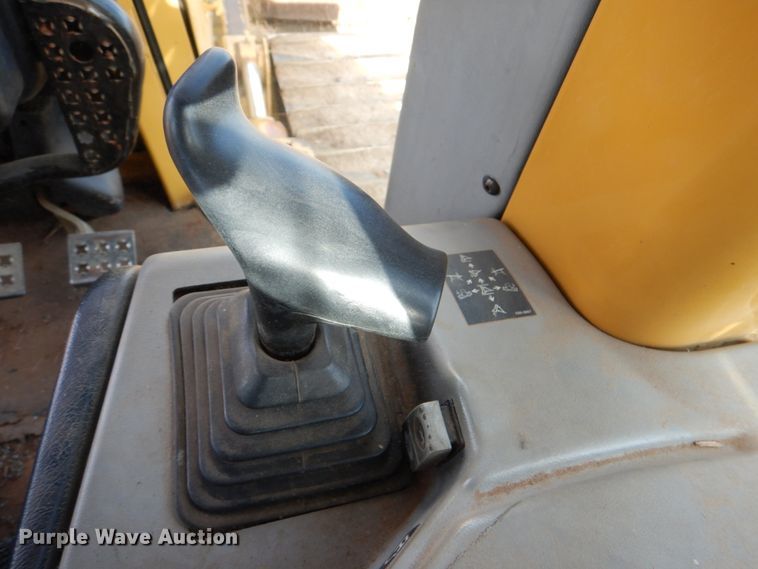 image for item DJ0381 2004 Caterpillar D5N XL  dozer