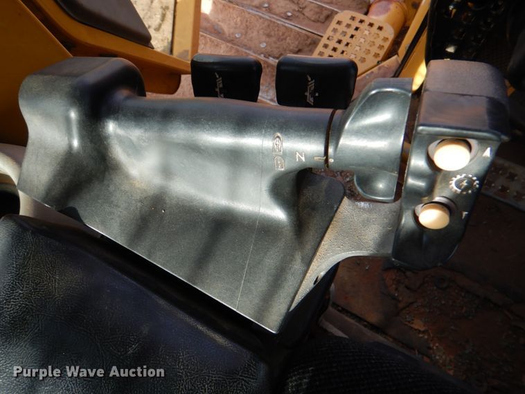 image for item DJ0381 2004 Caterpillar D5N XL  dozer