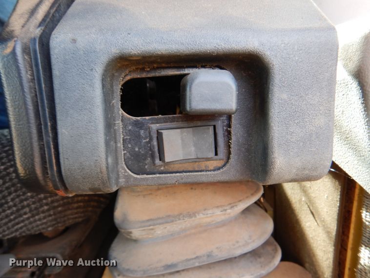 image for item DJ0381 2004 Caterpillar D5N XL  dozer