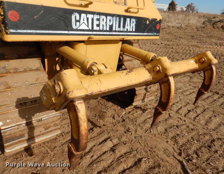 image for item DJ0381 2004 Caterpillar D5N XL  dozer