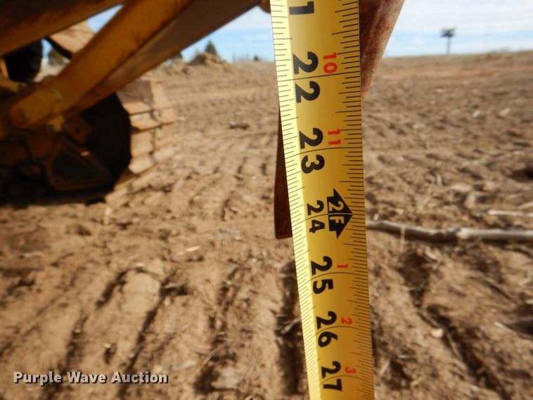 image for item DJ0381 2004 Caterpillar D5N XL  dozer