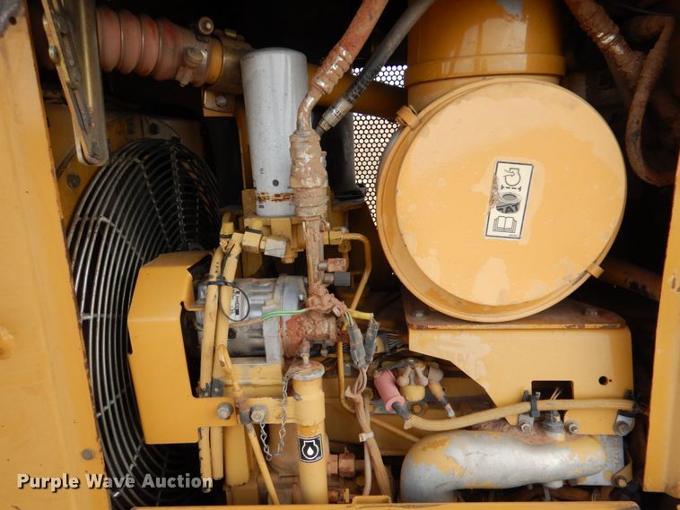 image for item DJ0381 2004 Caterpillar D5N XL  dozer