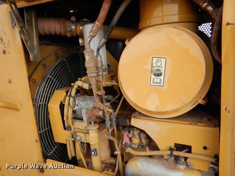 image for item DJ0381 2004 Caterpillar D5N XL  dozer