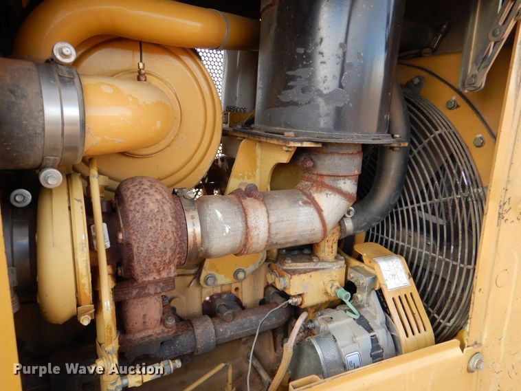 image for item DJ0381 2004 Caterpillar D5N XL  dozer