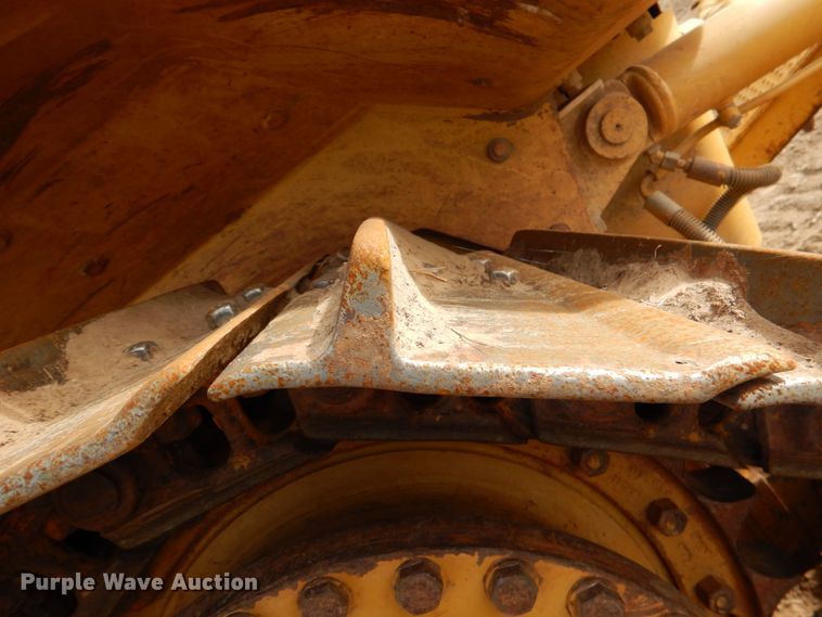 image for item DJ0381 2004 Caterpillar D5N XL  dozer