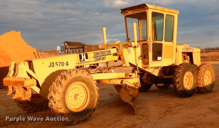 image for item DJ8235 1973 John Deere 570A  motor grader
