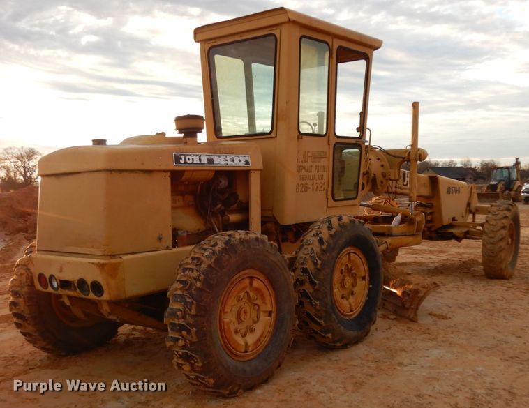 image for item DJ8235 1973 John Deere 570A  motor grader