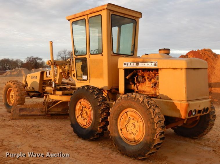 image for item DJ8235 1973 John Deere 570A  motor grader