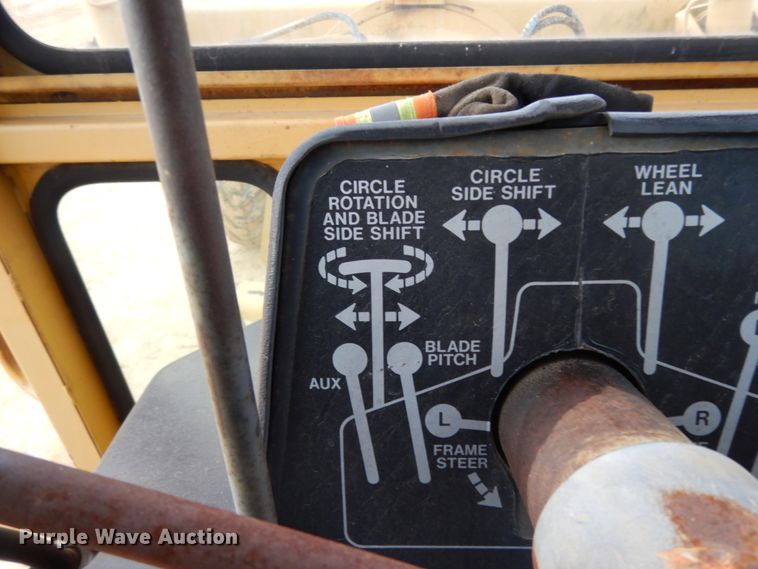 image for item DJ8235 1973 John Deere 570A  motor grader