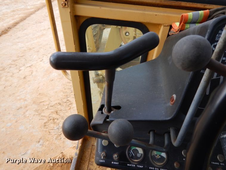 image for item DJ8235 1973 John Deere 570A  motor grader