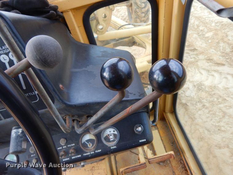 image for item DJ8235 1973 John Deere 570A  motor grader